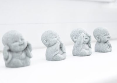 Ensemble de petits bouddha